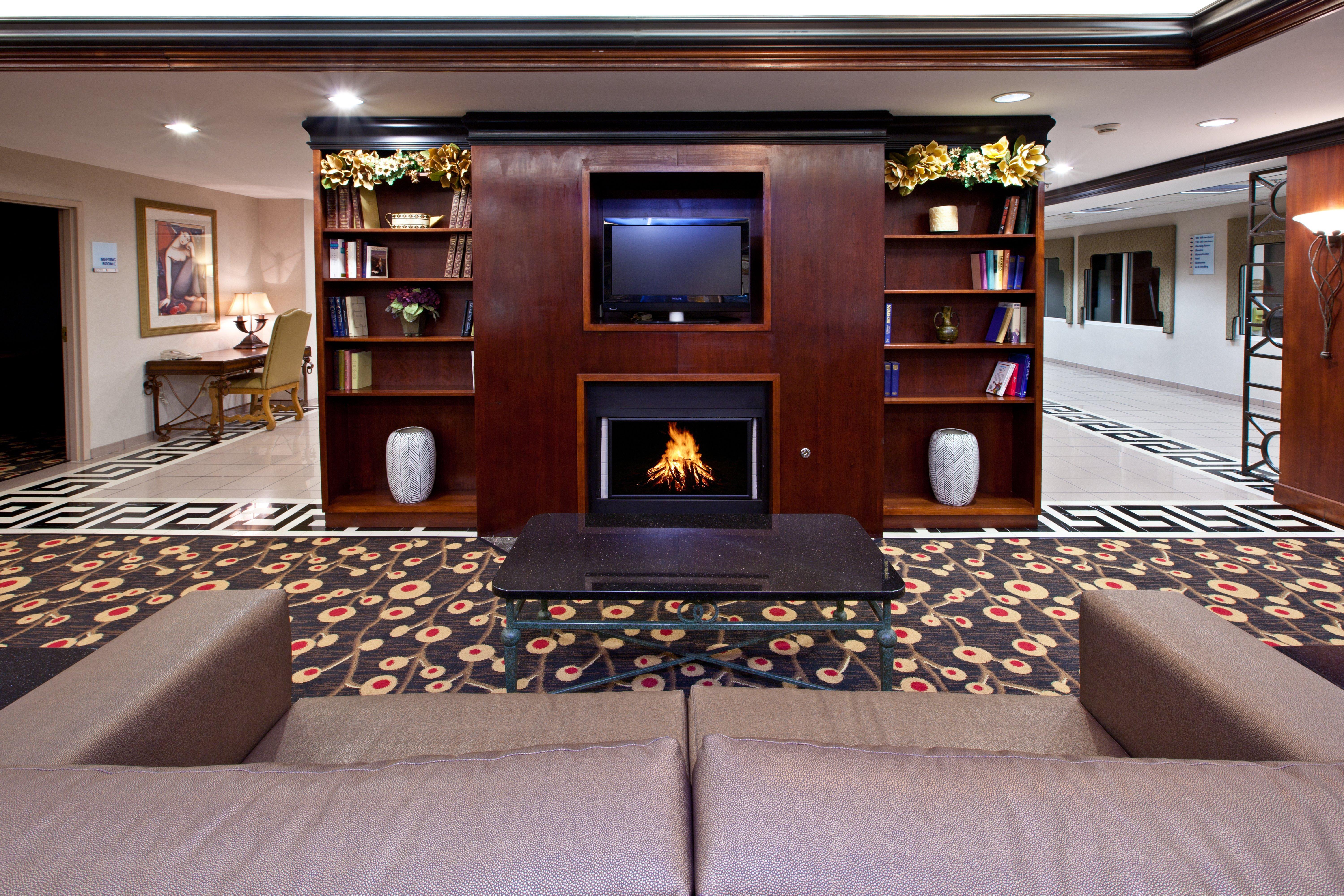 Holiday Inn Express Hotel & Suites Greenwood Interior photo