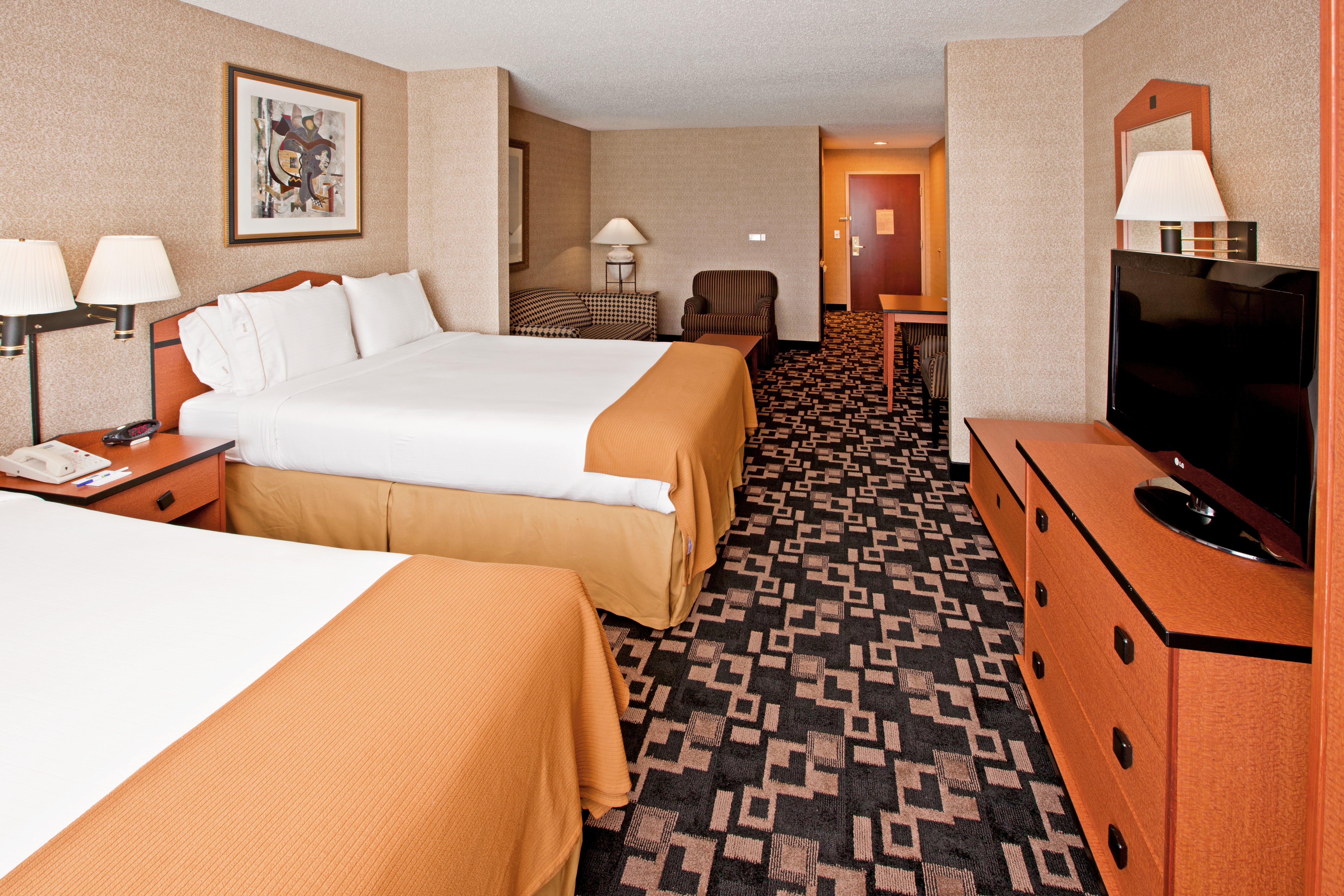Holiday Inn Express Hotel & Suites Greenwood Exterior photo